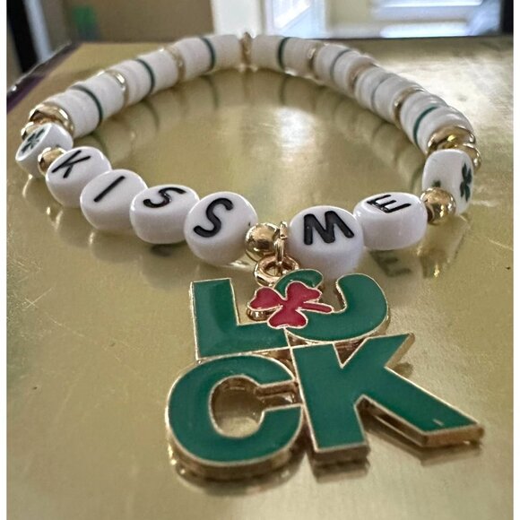 St Patricks Day Bracelet New Puka Beads Lucky Kiss Me Festive Party Para… - Picture 3 of 12